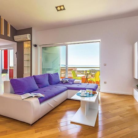 Lovely Apartment In Makarska With Kitchenette 外观 照片