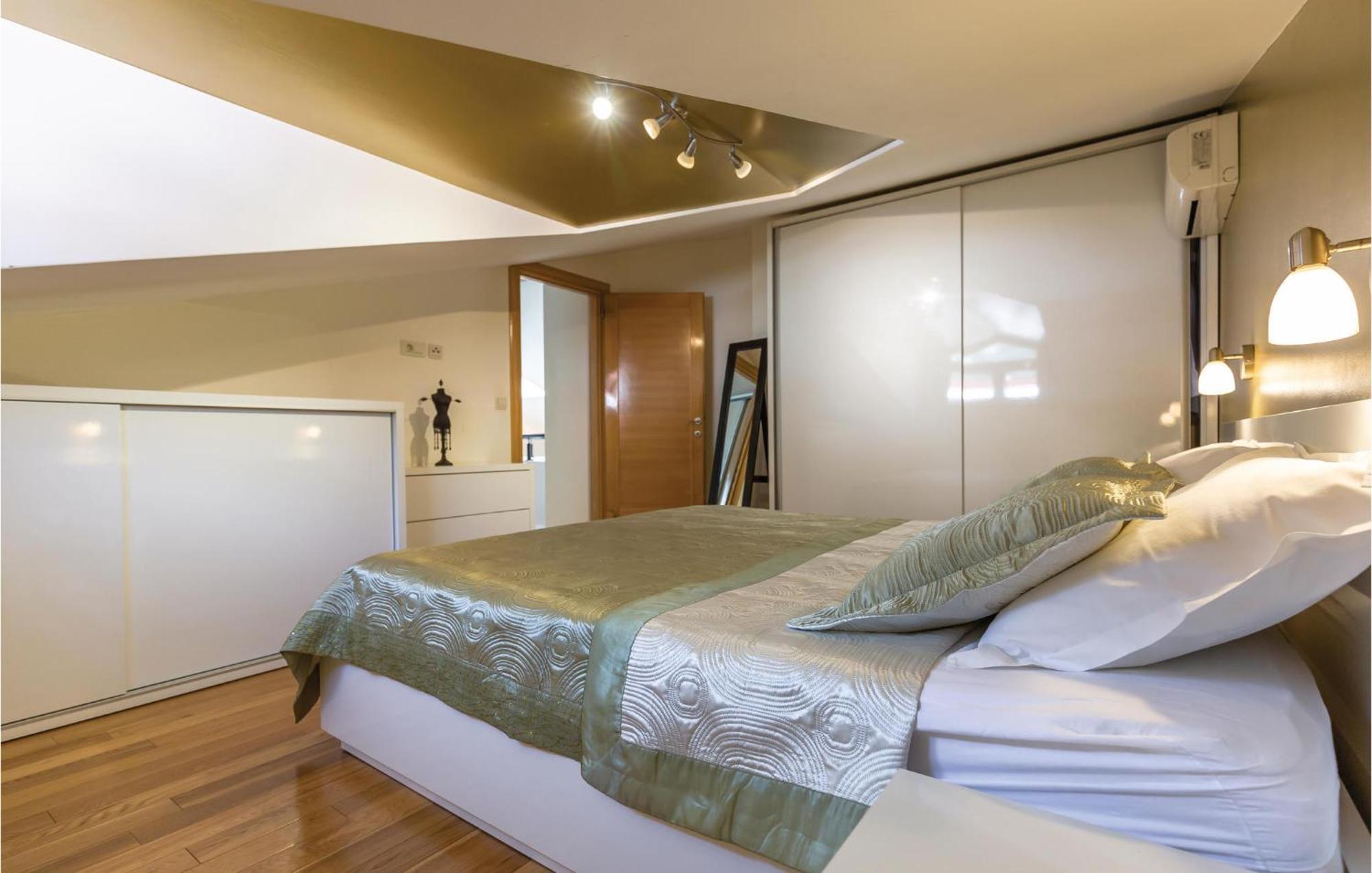 Lovely Apartment In Makarska With Kitchenette 外观 照片