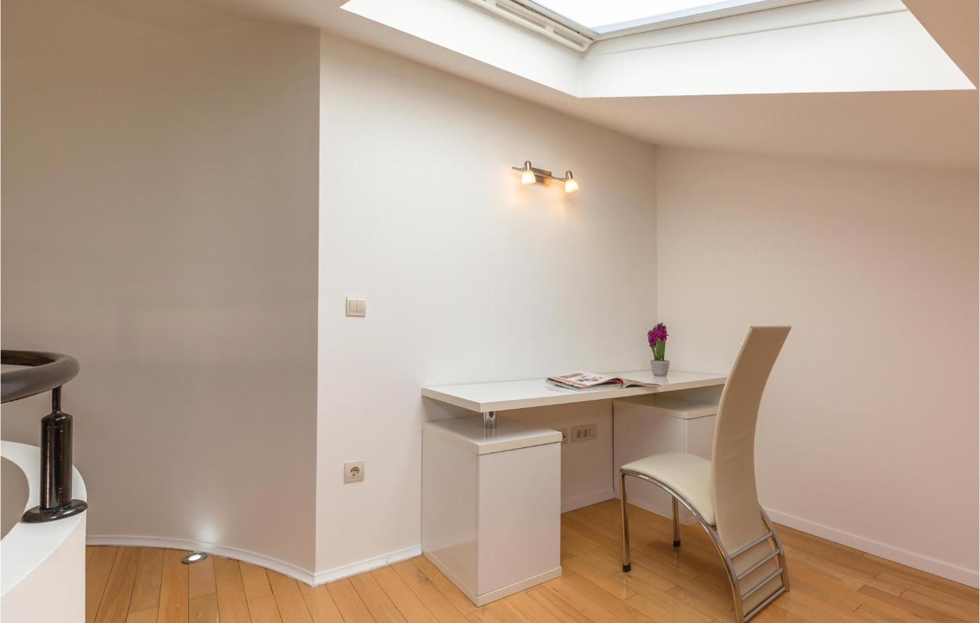 Lovely Apartment In Makarska With Kitchenette 外观 照片
